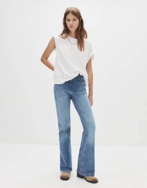 Pull&Bear – Mellanblå flared jeans med hög midja - view 1