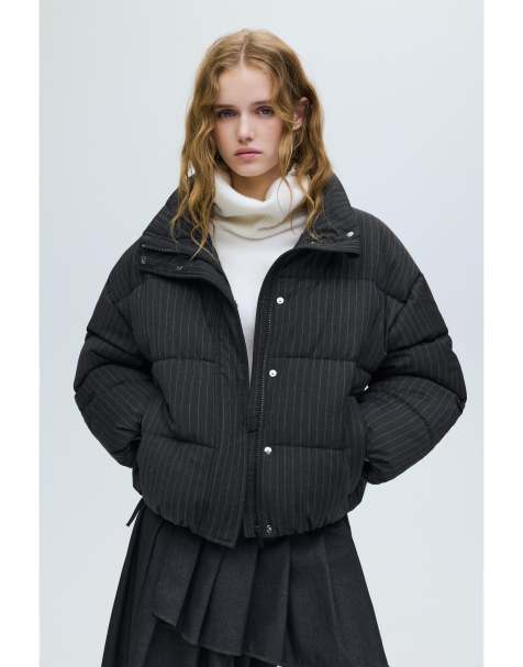 Pull&Bear – Mellangrå, vadderad jacka med kritstrecksränder - view 1