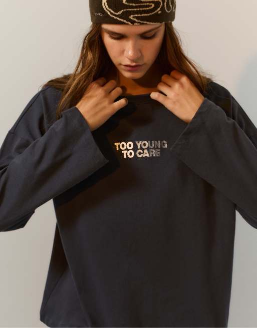 Pull&Bear Metallic slogan t-shirt in dark grey, 3 of 7