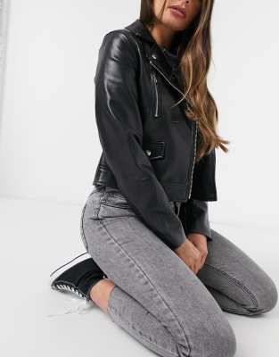 grey capri jeans