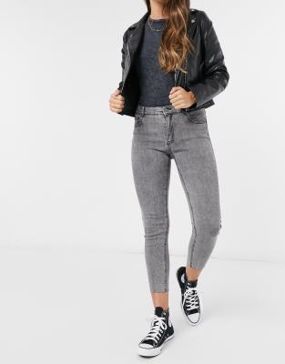 grey capri jeans