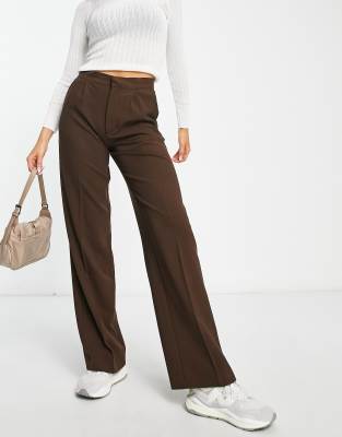 Pull & Bear Mid Rise Loose Fitting Pants In Brown