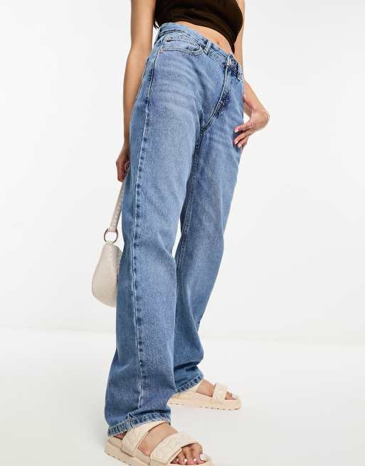 Pull&Bear mid rise straight leg jeans in black