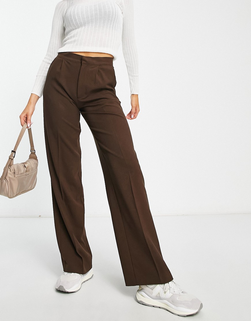 Pull & Bear mid waist loose fitting trousers in brown