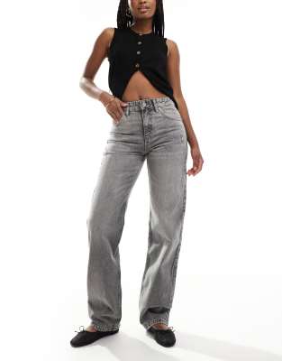 mid waist straight leg jeans in gray