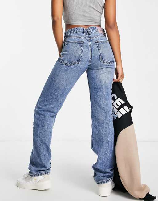 Pull&Bear mid waist straight leg jeans in medium blue