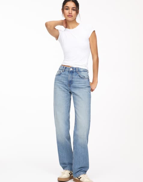 Pull&Bear mid waist straight leg jeans in medium blue