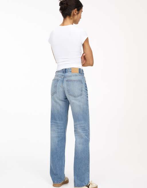 Pull&Bear mid waist straight leg jeans in medium blue, 2 of 4