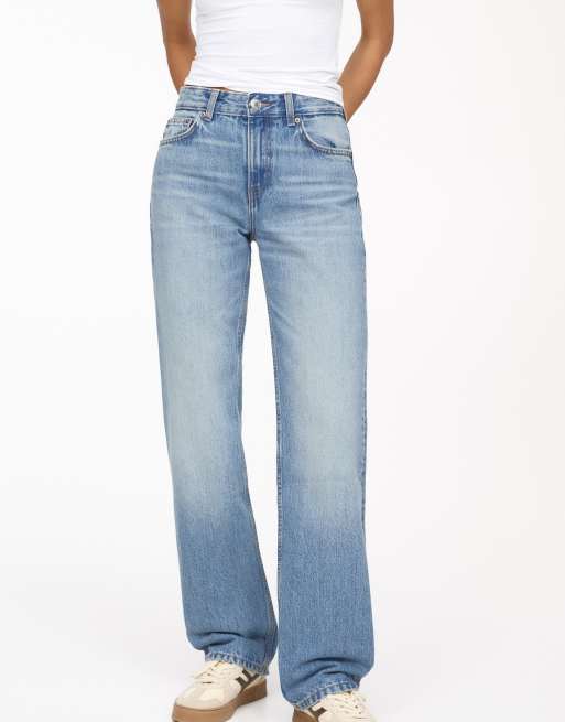 Pull&Bear mid waist straight leg jeans in medium blue, 3 of 4
