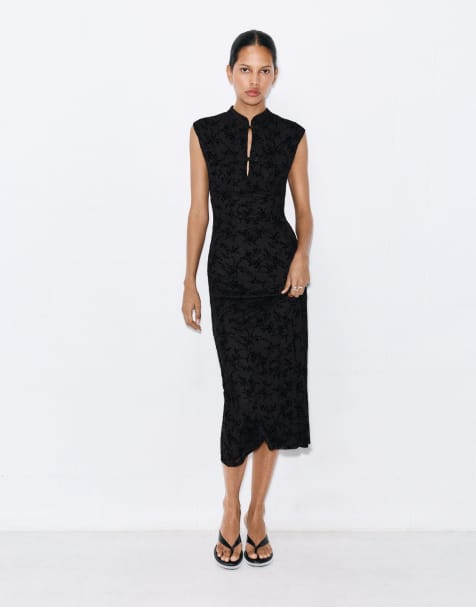 Pull&Bear midi-jurk van fluweel met contrast in zwart - view 1
