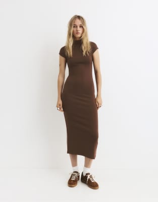 Pull & Bear - Midikleid in Braun mit hohem Ausschnitt-Brown