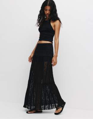 Pull & Bear - Midirock in Schwarz mit Bahnendesign