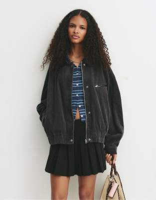 Pull & Bear - Mini-Faltenrock in Schwarz