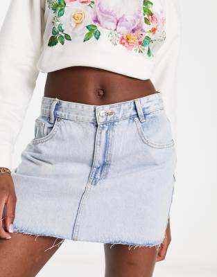 Pull & Bear - Mini-Jeansrock in Hellblau