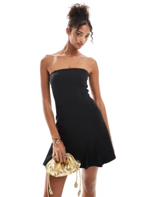 Pull & Bear - Minikleid in Schwarz mit Falten-Design