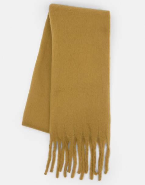 Pull&Bear Mohair-look scarf in olive - view 1