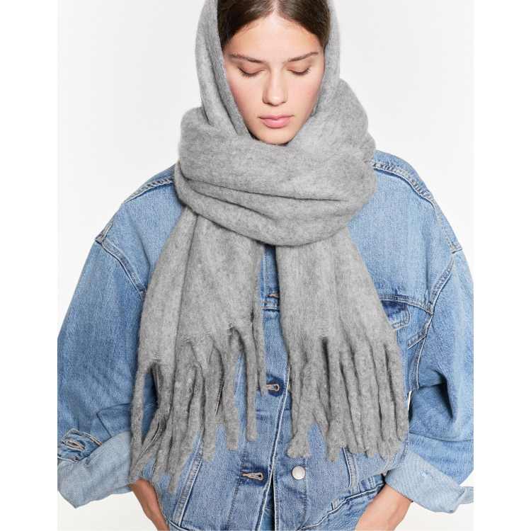 Pull&Bear Mohair-look scarf in pale grey ASOS