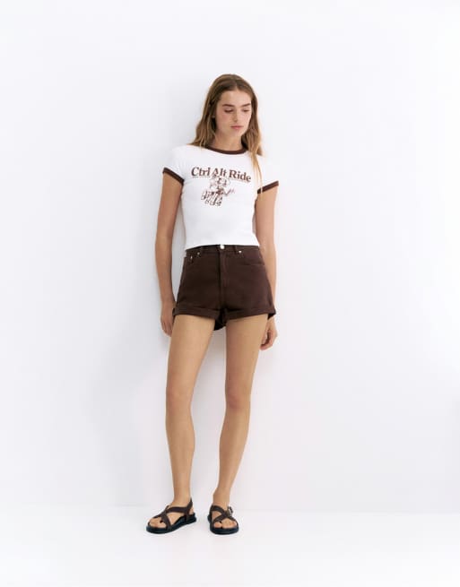 Pull&Bear Mom fit denim shorts with turn-up hems in brown, 4 of 4