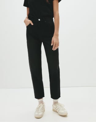 Pull & Bear - Mom-Fit-Jeans in Schwarz mit hohem Bund