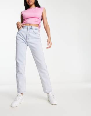 Pull & Bear - Mom-Jeans in Hellblau mit hoher Taille