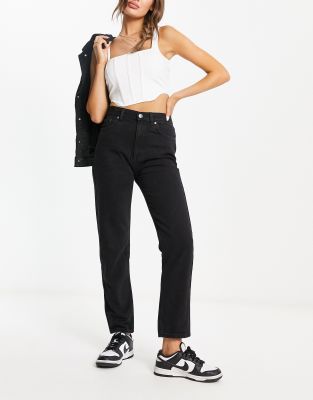 Pull & Bear - Mom-Jeans in Schwarz mit hohem Bund