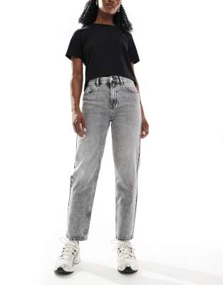 Pull & Bear - Mom-Jeans in verwaschenem Grau mit hohem Bund