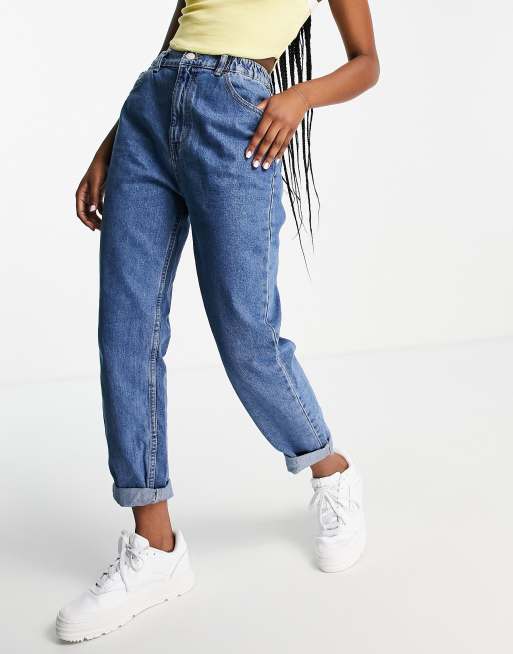 Pull&Bear - Mom jeans met elastische taille in medium blauw