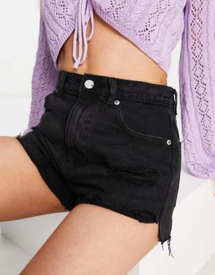 Pull & Bear - Mom-Shorts aus Denim in Schwarz mit hohem Bund und Zierabnutzung