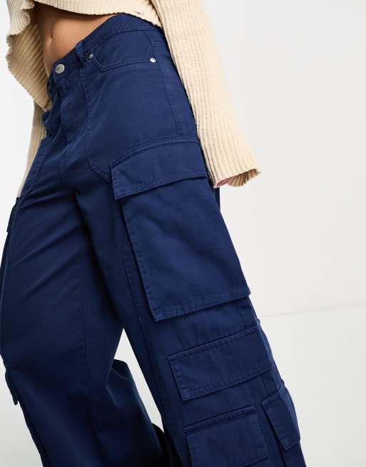 Pull&Bear – Mörkblå cargobyxor med flera fickor