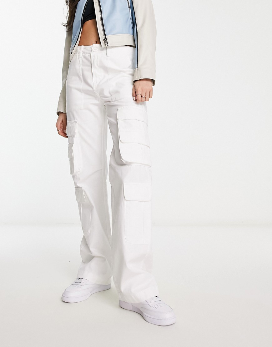 Pull & Bear multi pocket cargo trousers in white