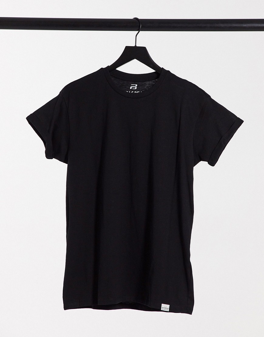 Pull & Bear muscle fit t-shirt in black