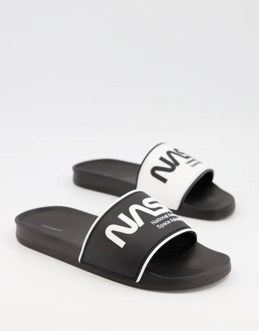 Pull&Bear Nasa contrast sliders in black