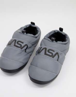 Pull\u0026Bear - NASA pantoffels in grijs | ASOS