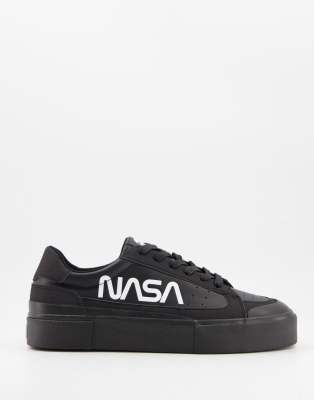 pull and bear nasa sneakers