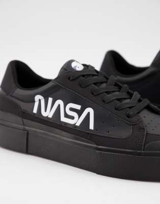 pull and bear nasa sneakers