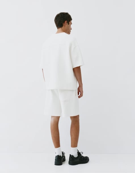 Pull&Bear – Naturvit, kraftig t-shirt med interlocksömmar och korta ärmar - view 1