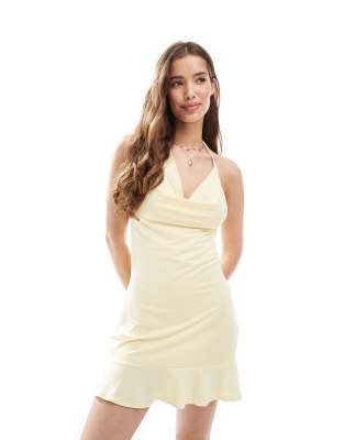 Pull & Bear - Neckholder-Minikleid in Hellgelb mit Wasserfallausschnitt
