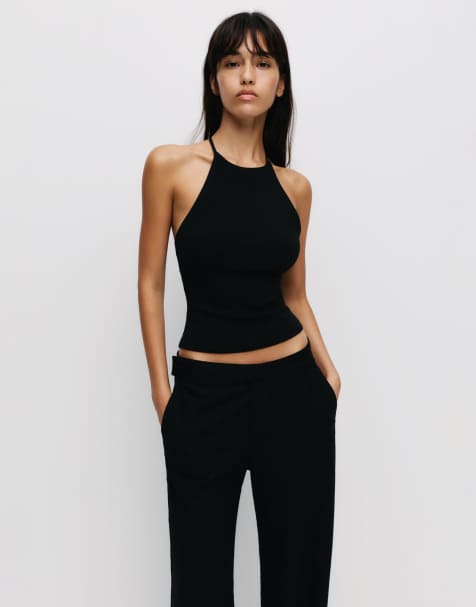 Pull&Bear – Neckholder-Top in Schwarz mit Riemchen-Details am Rücken - view 1