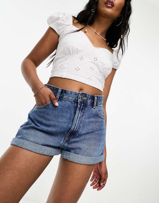 Pull&Bear – Niebieskie szorty jeansowe mom fit z wysokim stanem
