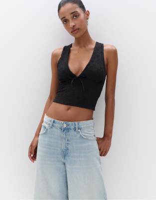 Pull & Bear - Oberteil aus Kreppstoff in Schwarz mit Schleife