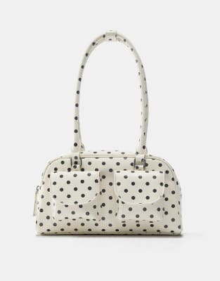 Pull & Bear - Oberteil in Weiß mit Polka-Dots
