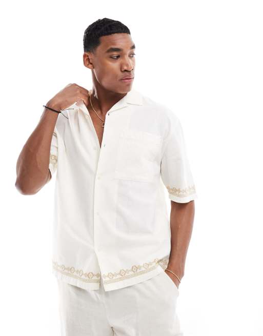 Pull&Bear - Overhemd met reverskraag en geborduurde zoom in ecru
