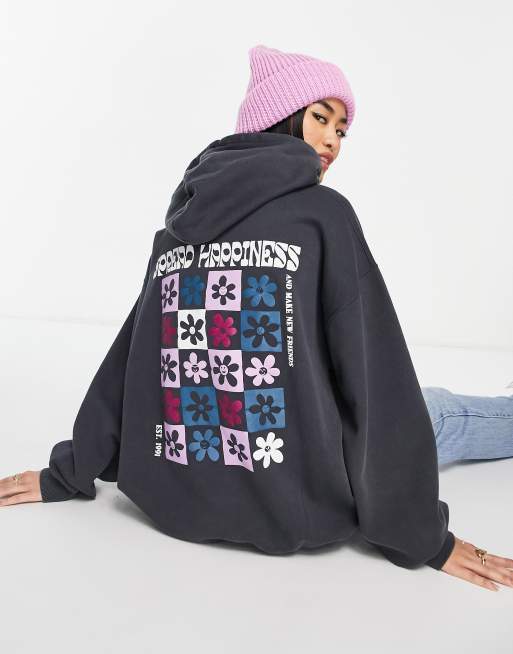 Pull&Bear – Oversize-Kapuzenpullover in verwaschenem Schwarz mit Schriftzug und Blumenprints