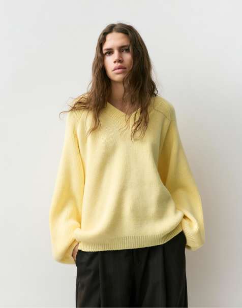 Pull&Bear – Oversize-Pullover in Gelb mit asymmetrischem Saum - view 1