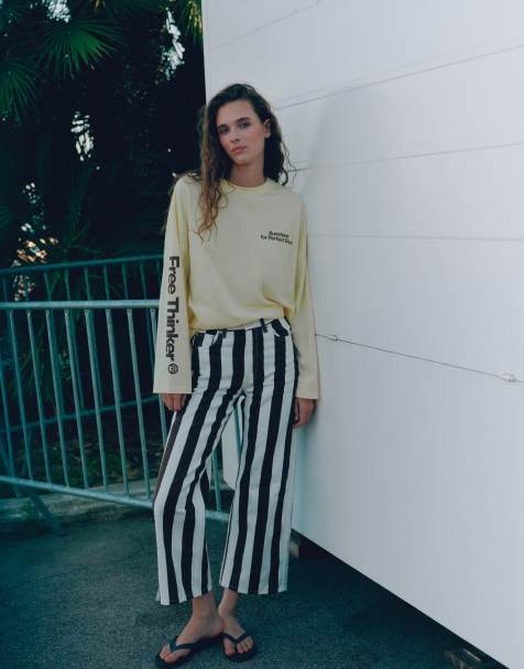 Pull&Bear Oversize sun graphic t-shirt in yellow - view 1