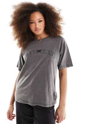 Pull & Bear - Oversize-T-Shirt in grauer Acid-Waschung mit Grafikprint