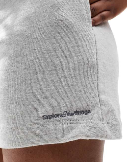 Pull&Bear oversized graphic shorts in grey, 4 of 5