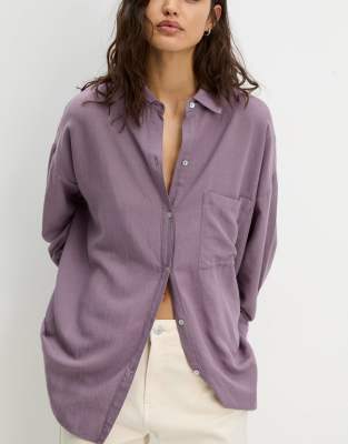 Pull & Bear - Oversized-Hemd in lila Leinenoptik