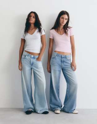 Pull & Bear - Pack mit T-Shirts in Rosa mit V-Ausschnitt