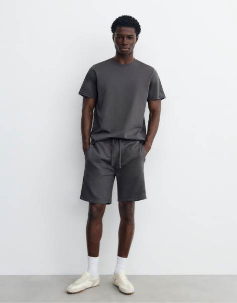 Pull&Bear pack of basic bermuda shorts and t-shirt in anthracite grey - view 1